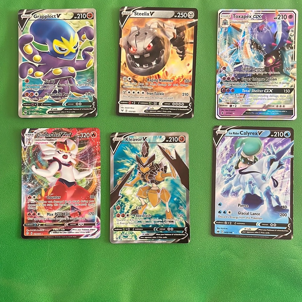 100+ Pokémon cards